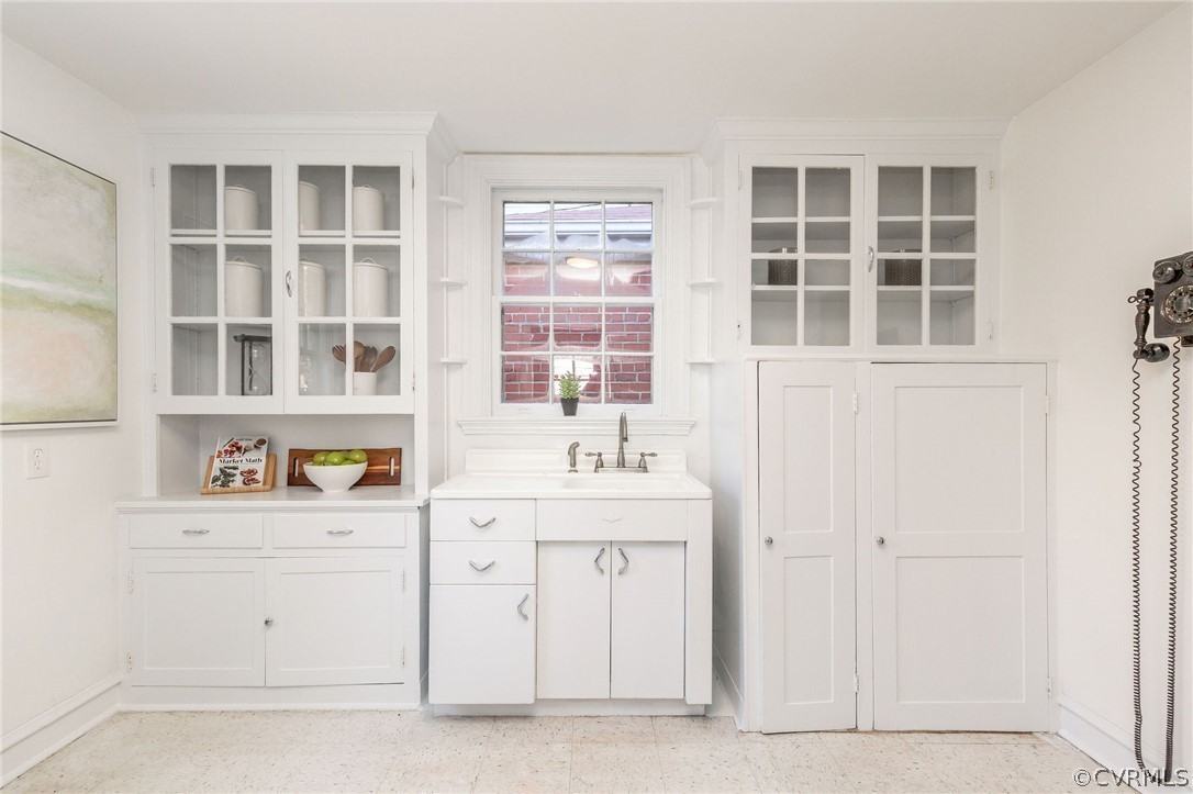 3130 Ellwood Ave - Photo 7 of 25