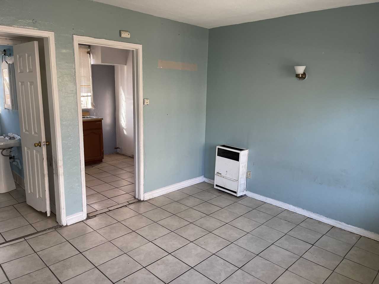 1825 Cherry Ave #6 - Photo 2 of 7