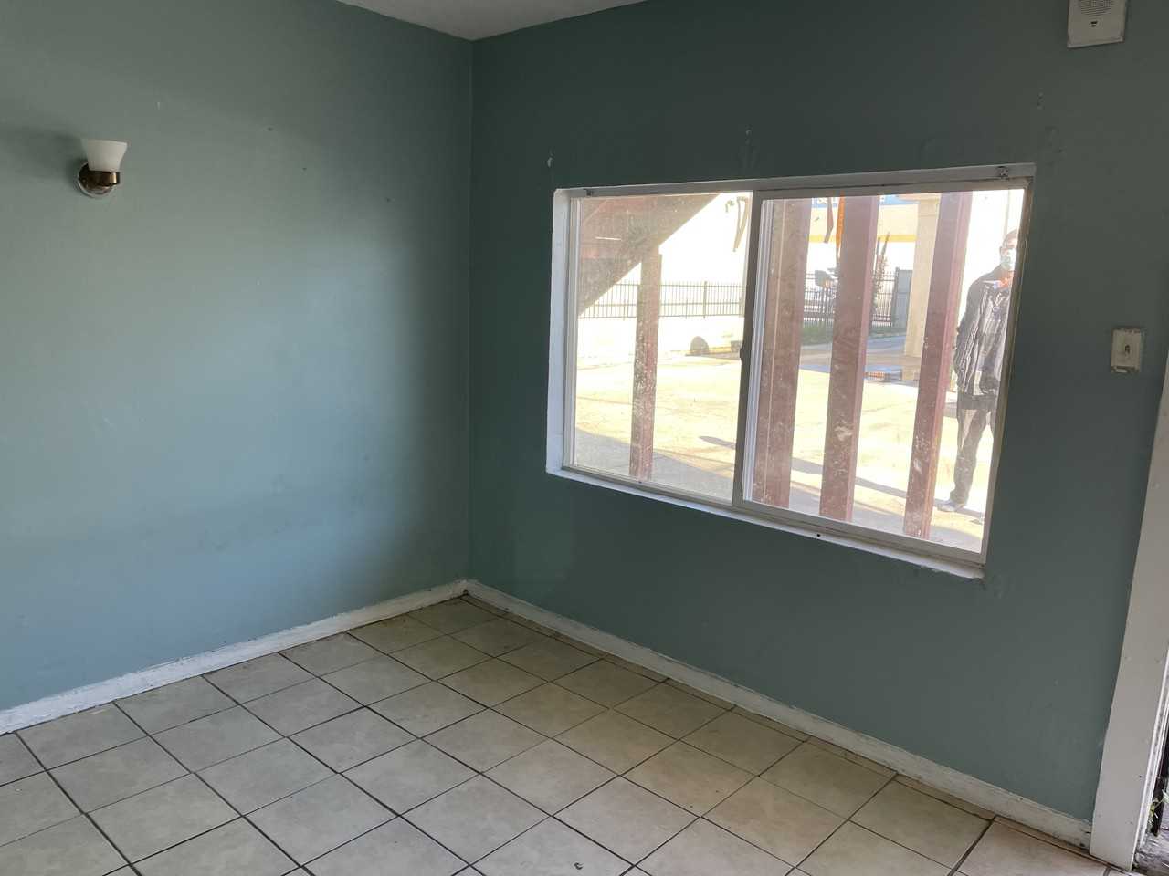 1825 Cherry Ave #6 - Photo 3 of 7