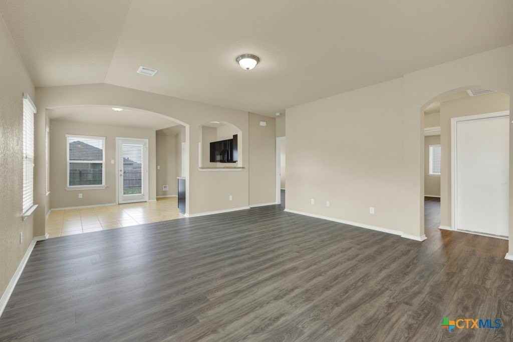 1512 Doncaster Dr - Photo 3 of 23