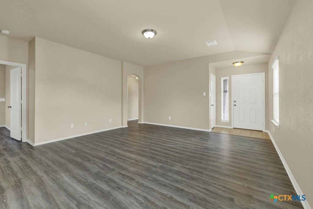 1512 Doncaster Dr - Photo 5 of 23