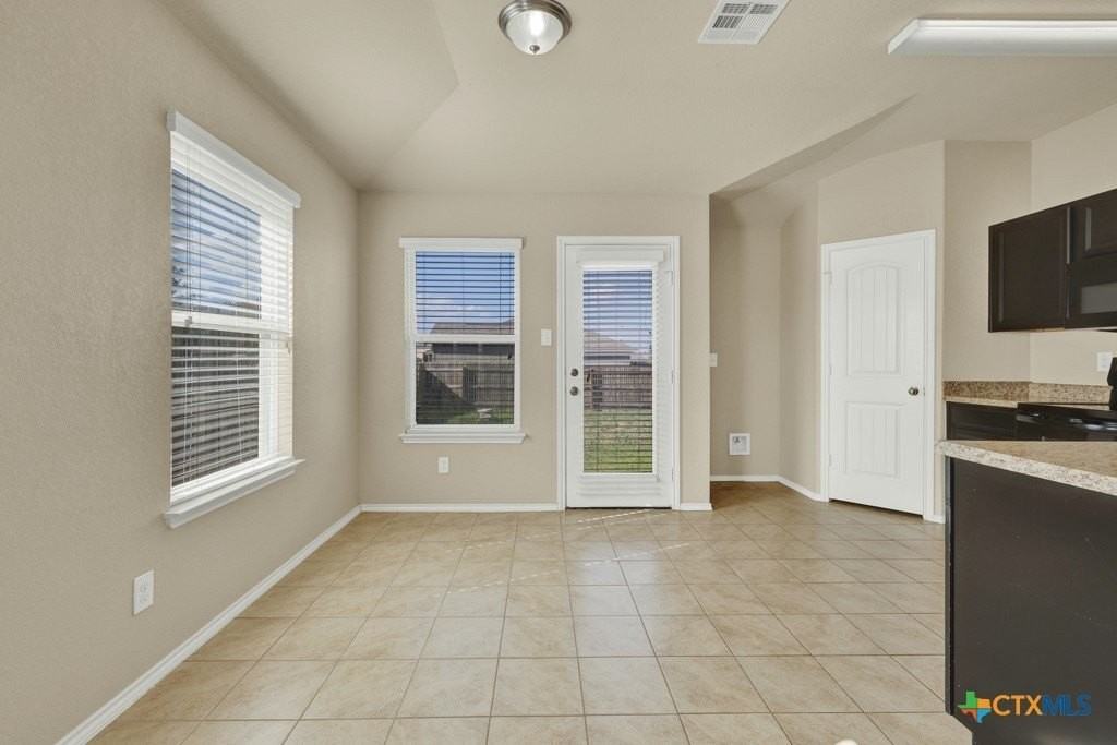 1512 Doncaster Dr - Photo 7 of 23