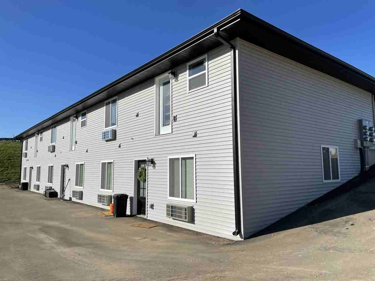 3399 W 32nd St - Photo 4 of 9