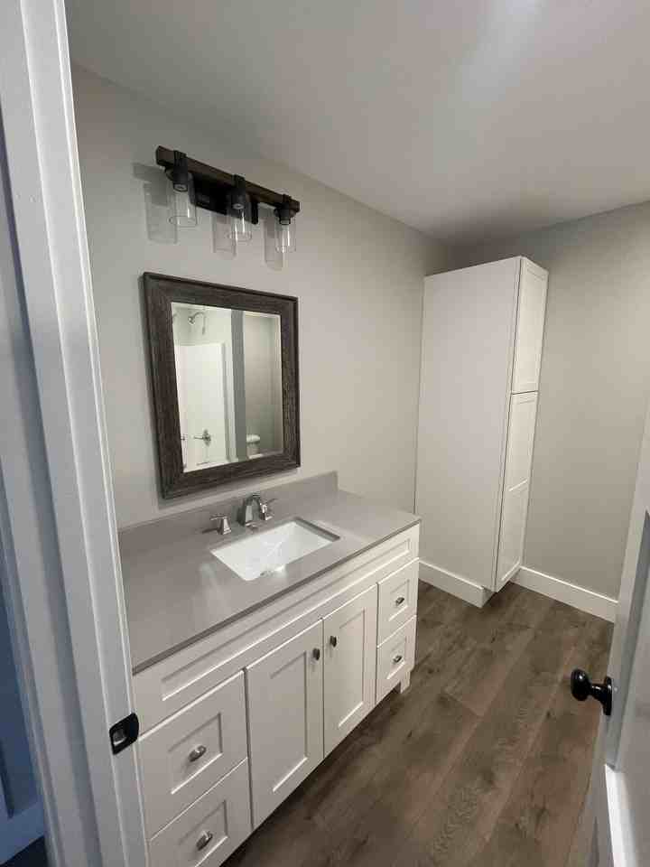 3399 W 32nd St - Photo 5 of 9