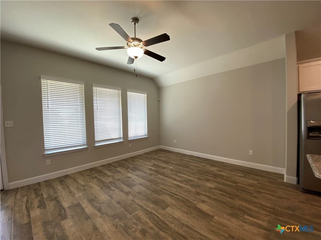 1331 Hillsong St - Photo 3 of 28