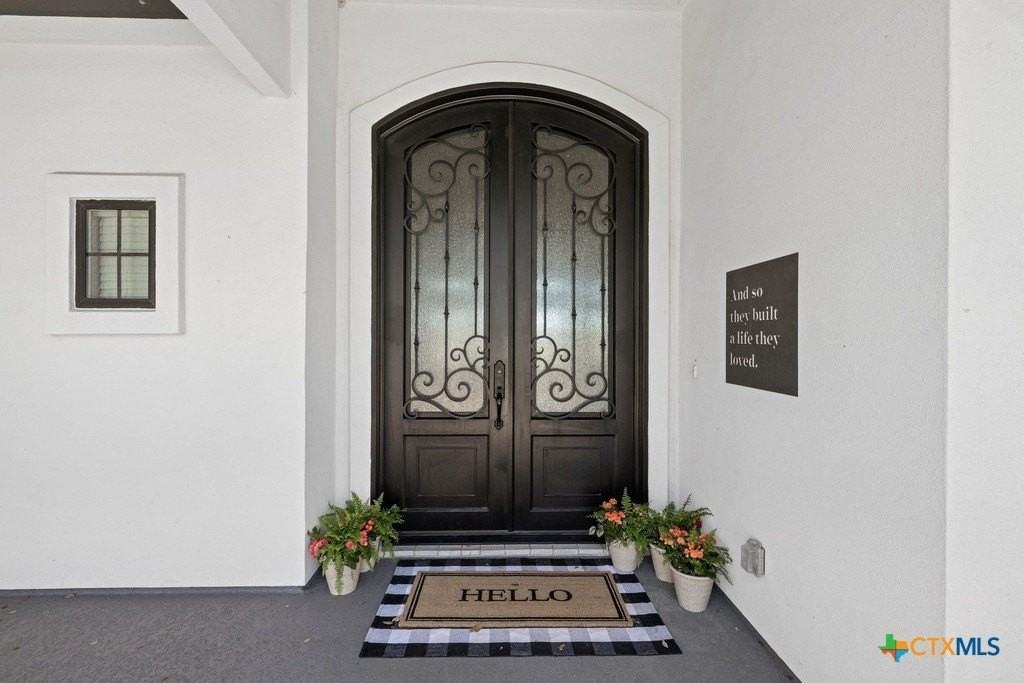 1745 Alta Vista Loop - Photo 3 of 34