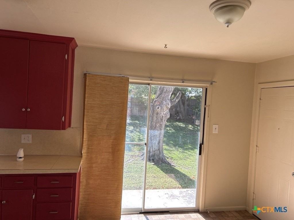 1504 Redondo Dr - Photo 4 of 15