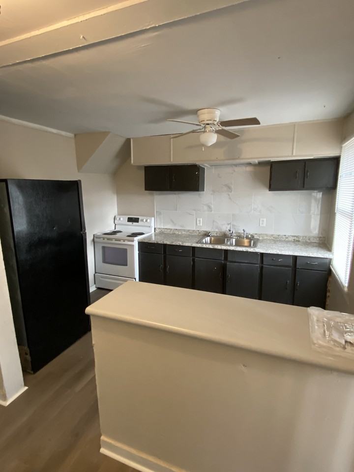 2303 N Louis St #2305 - Photo 2 of 14