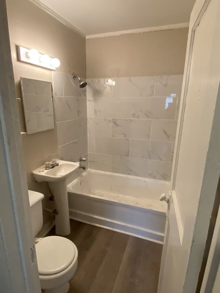 2303 N Louis St #2305 - Photo 3 of 14