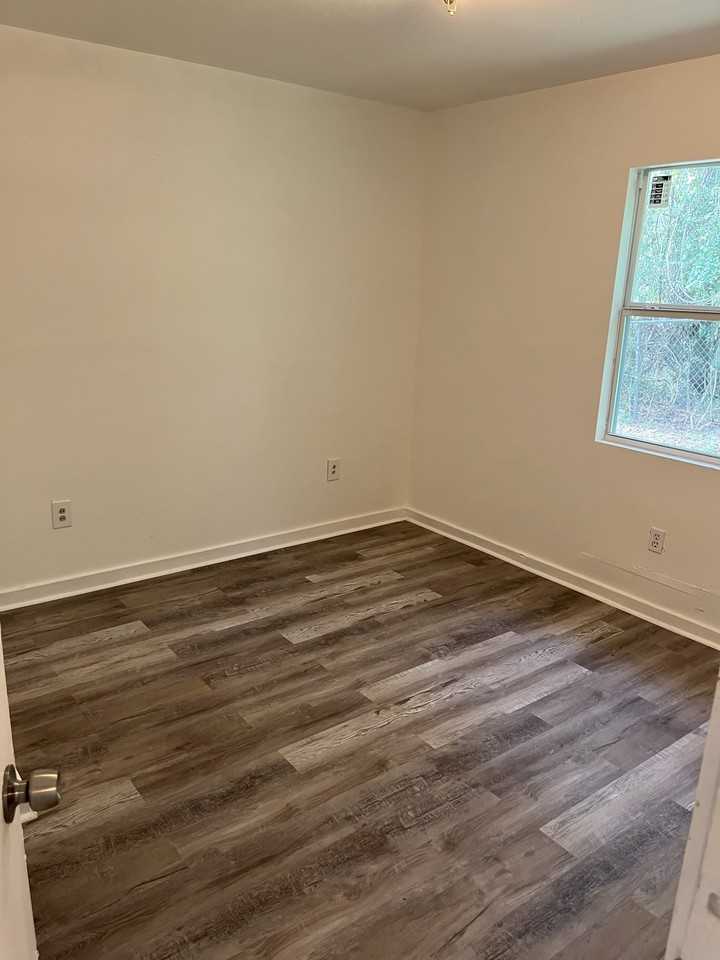 255 Pollard St #B - Photo 5 of 7