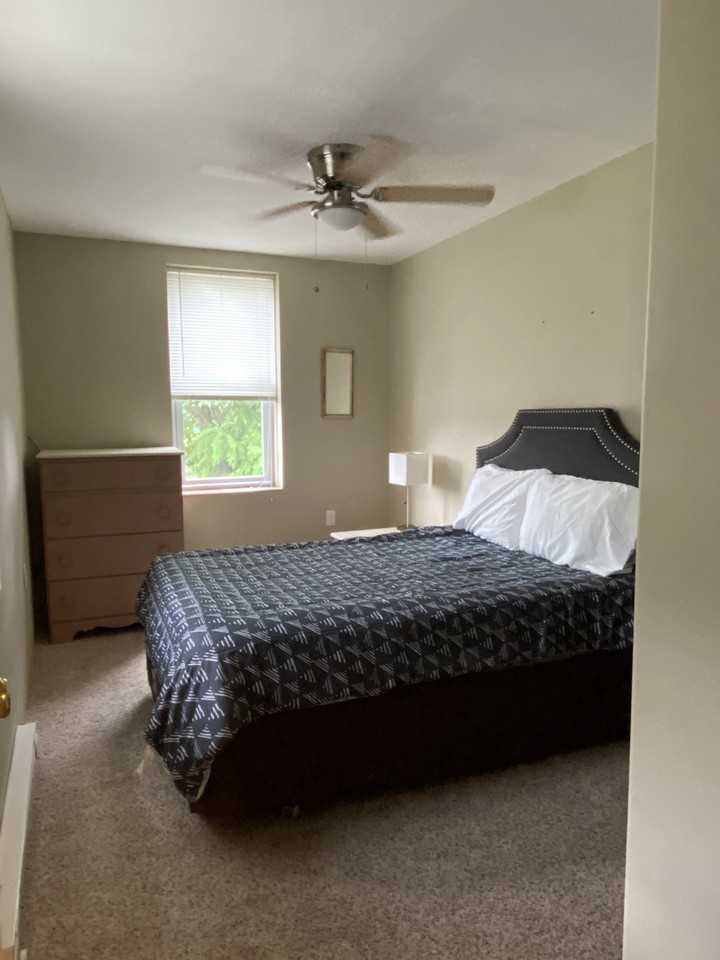 1701 Brownsville Rd #1 - Photo 4 of 16