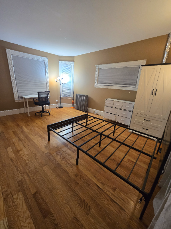 500 Noway Street - Photo 7 of 8