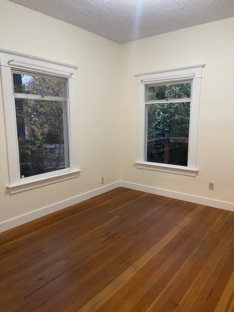 4612 Meridian Ave N - Photo 5 of 10