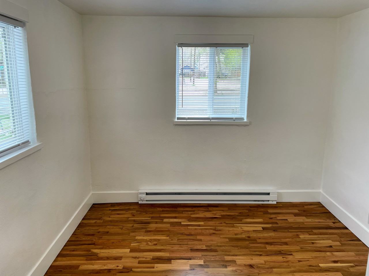 323 N Spruce St - Photo 3 of 19