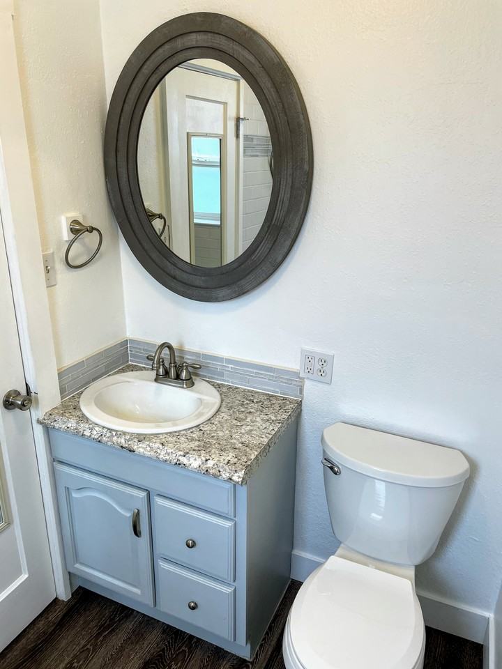 323 N Spruce St - Photo 6 of 19