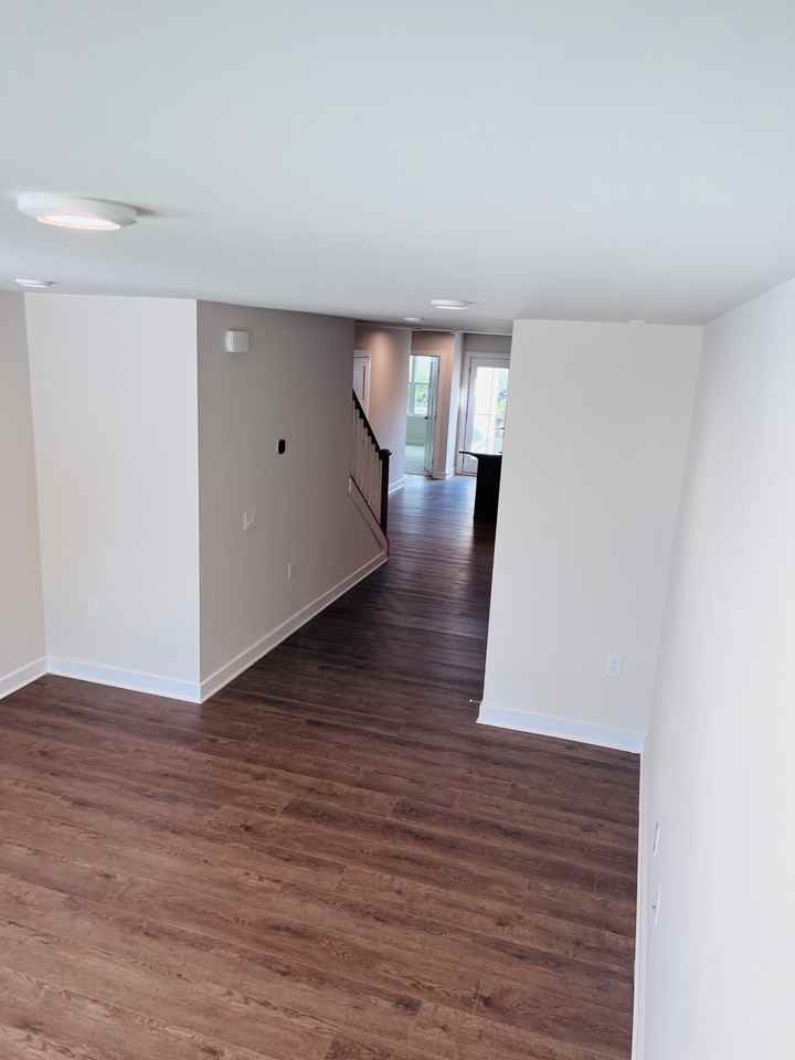 245 Scenic Rd - Photo 4 of 10