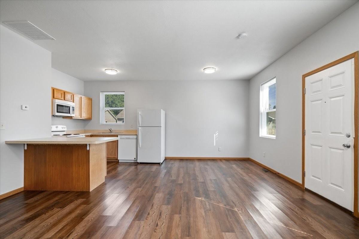 9639 Spur Line Ct - Photo 2 of 16