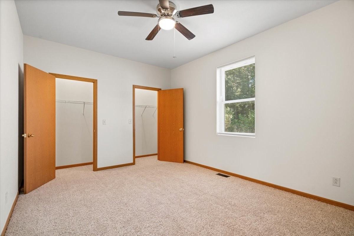 9639 Spur Line Ct - Photo 4 of 16