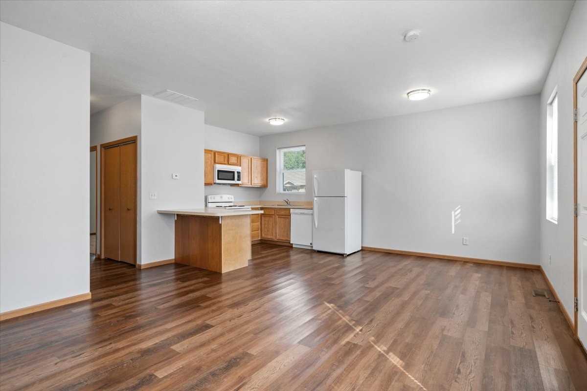 9639 Spur Line Ct - Photo 6 of 16