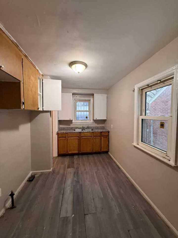 11704 Greenview Ave - Photo 4 of 13