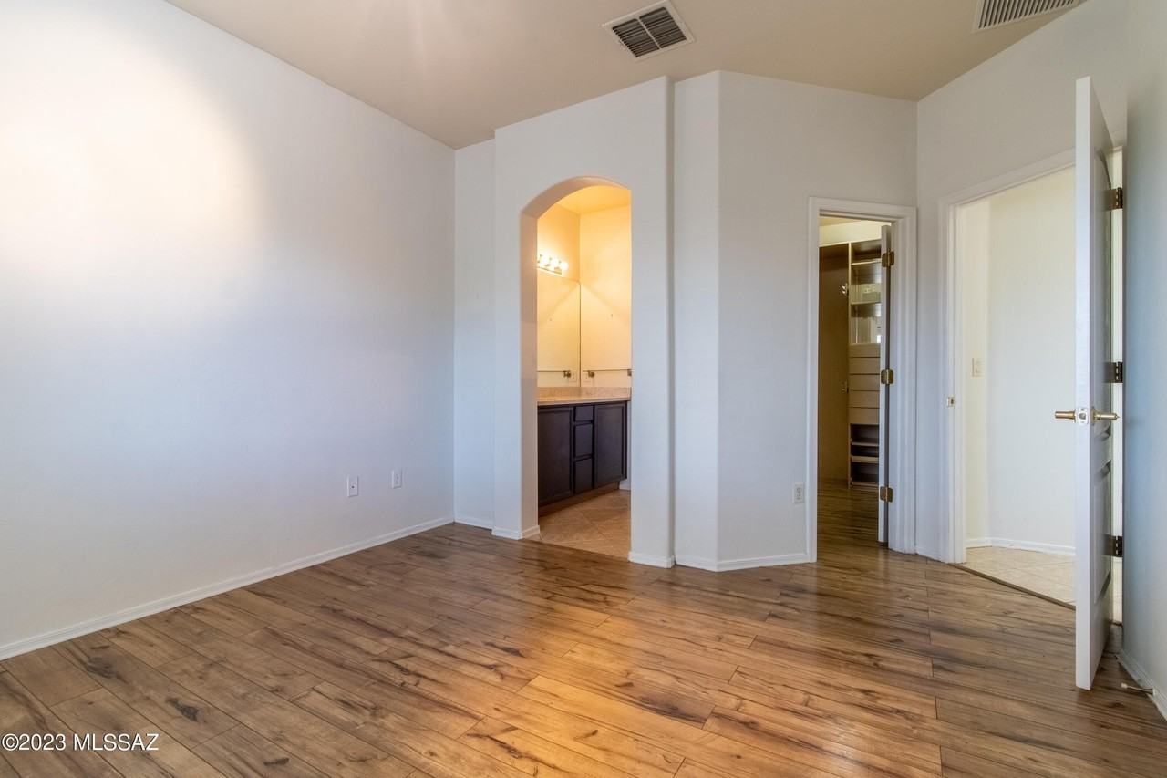 5529 N Silver Stream Way - Photo 6 of 7