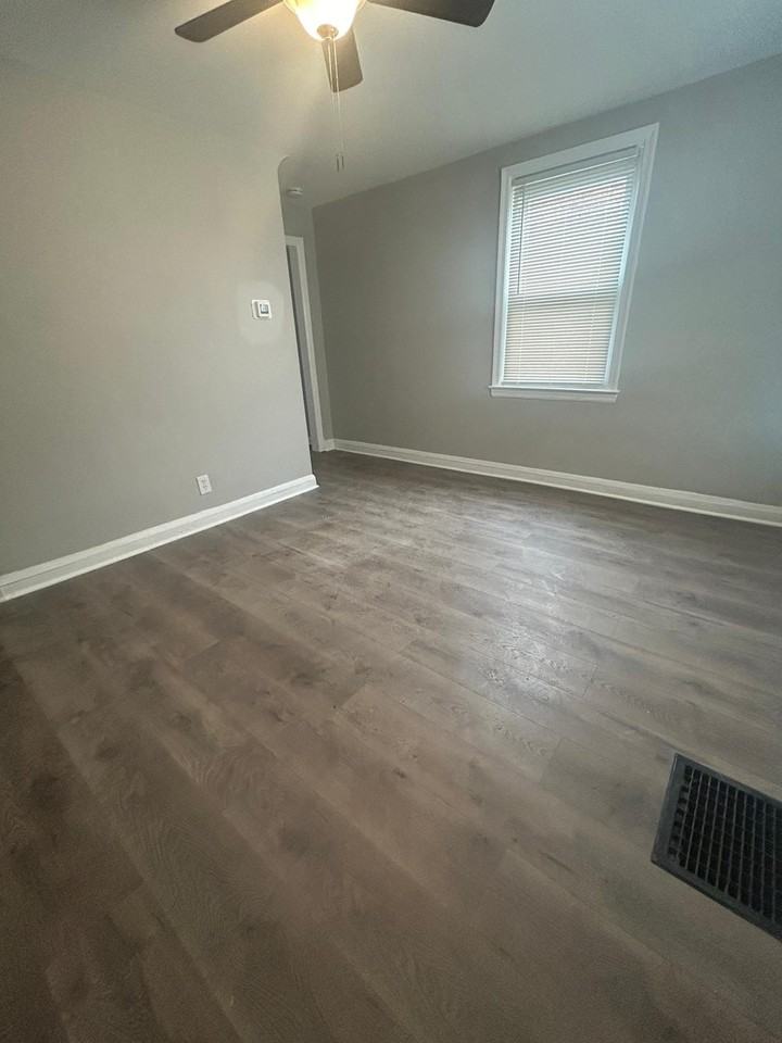 2735 Bookert Dr - Photo 2 of 15