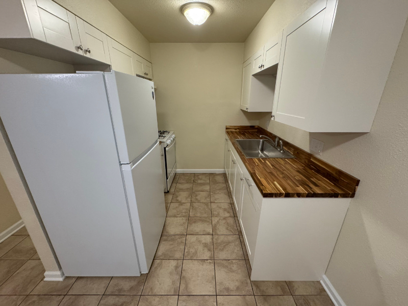 630 S Hawley Rd #201