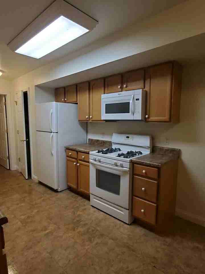 915 S 20th St - Photo 5 of 20