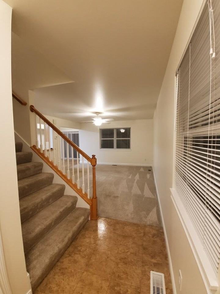 915 S 20th St - Photo 7 of 20