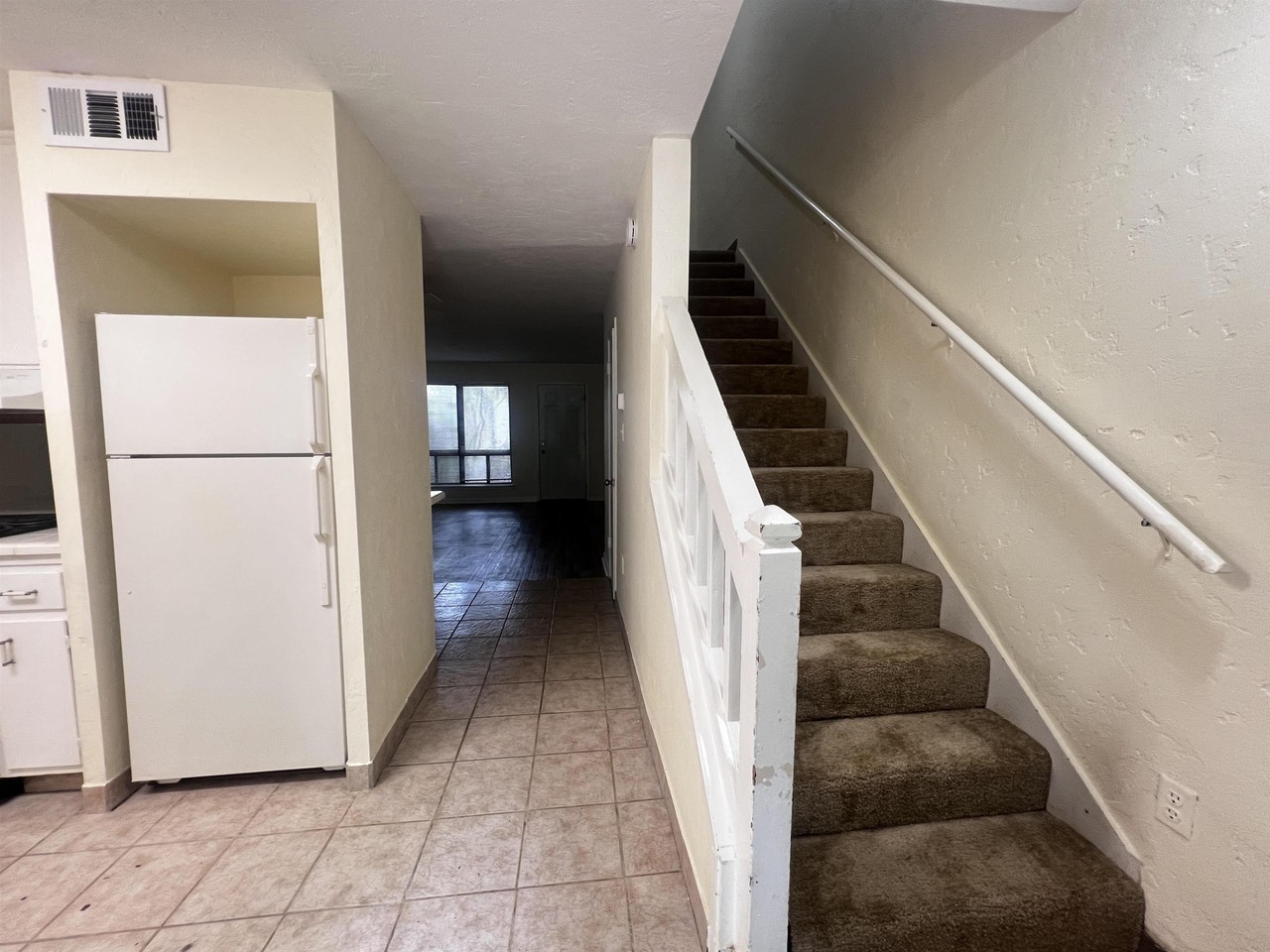 3720 Rockbrook Dr Apt C - Photo 3 of 21