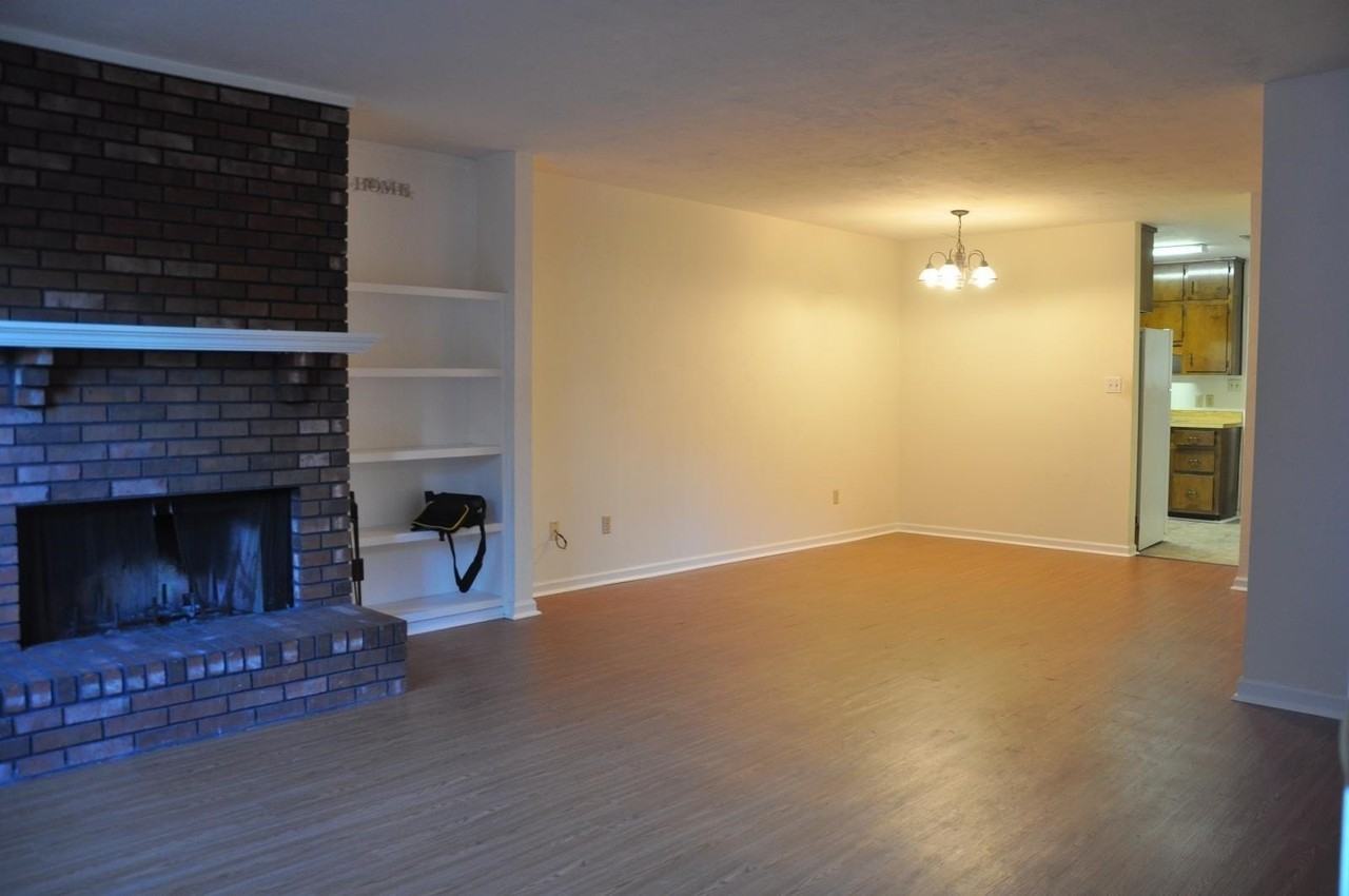 1886 Nicklaus Ct Apt D - Photo 2 of 11