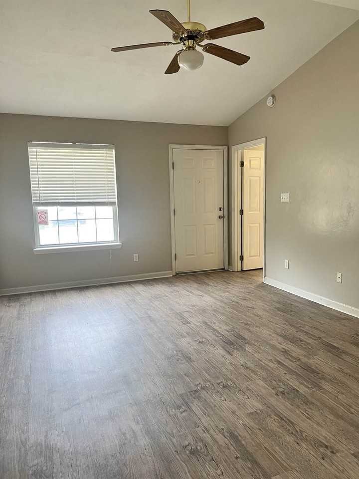 4108 Mission Trace Blvd - Photo 3 of 12