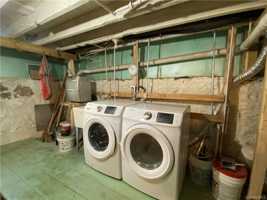 featured image of 34 Franklin St #1