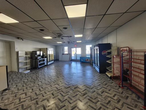 373 Munson Ave - Photo 4 of 17