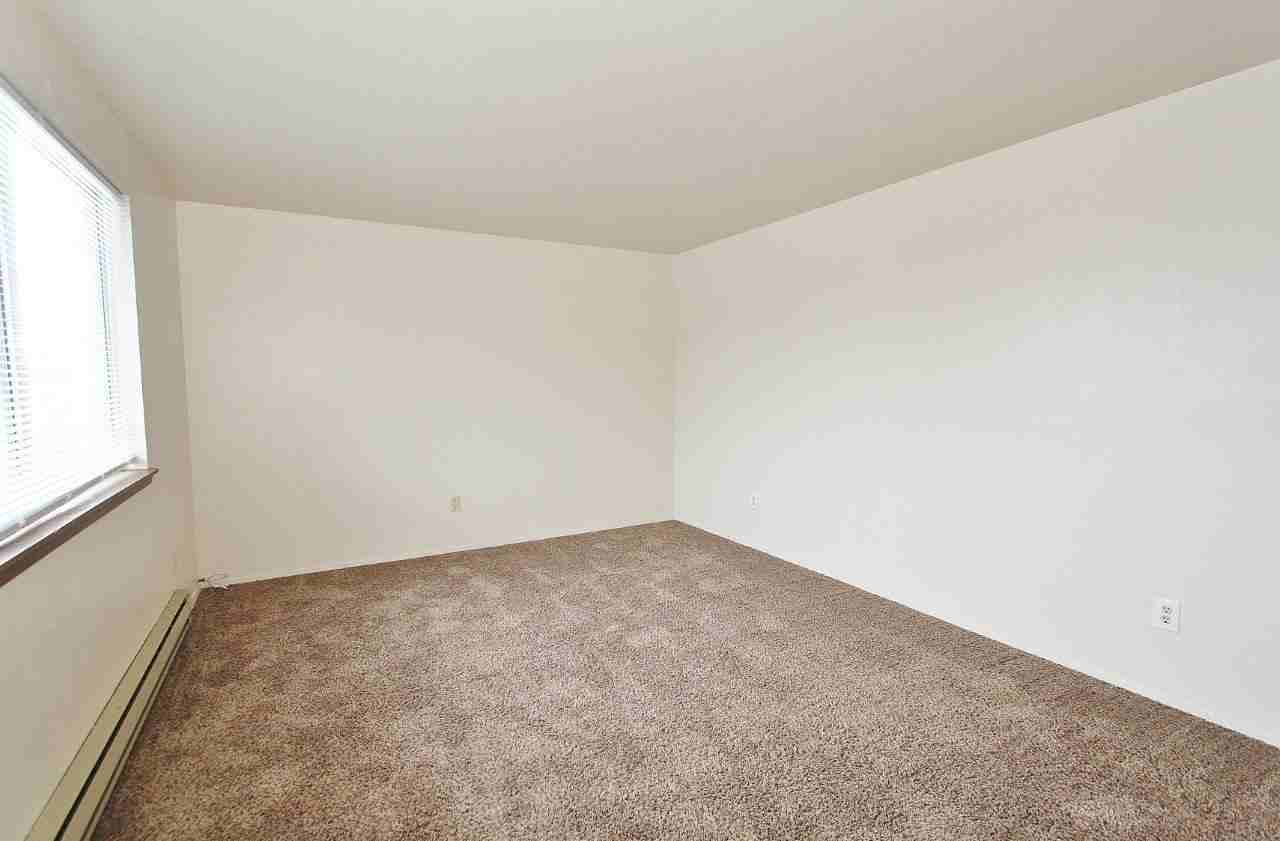 1576 W Sandalwood Dr - Photo 3 of 19