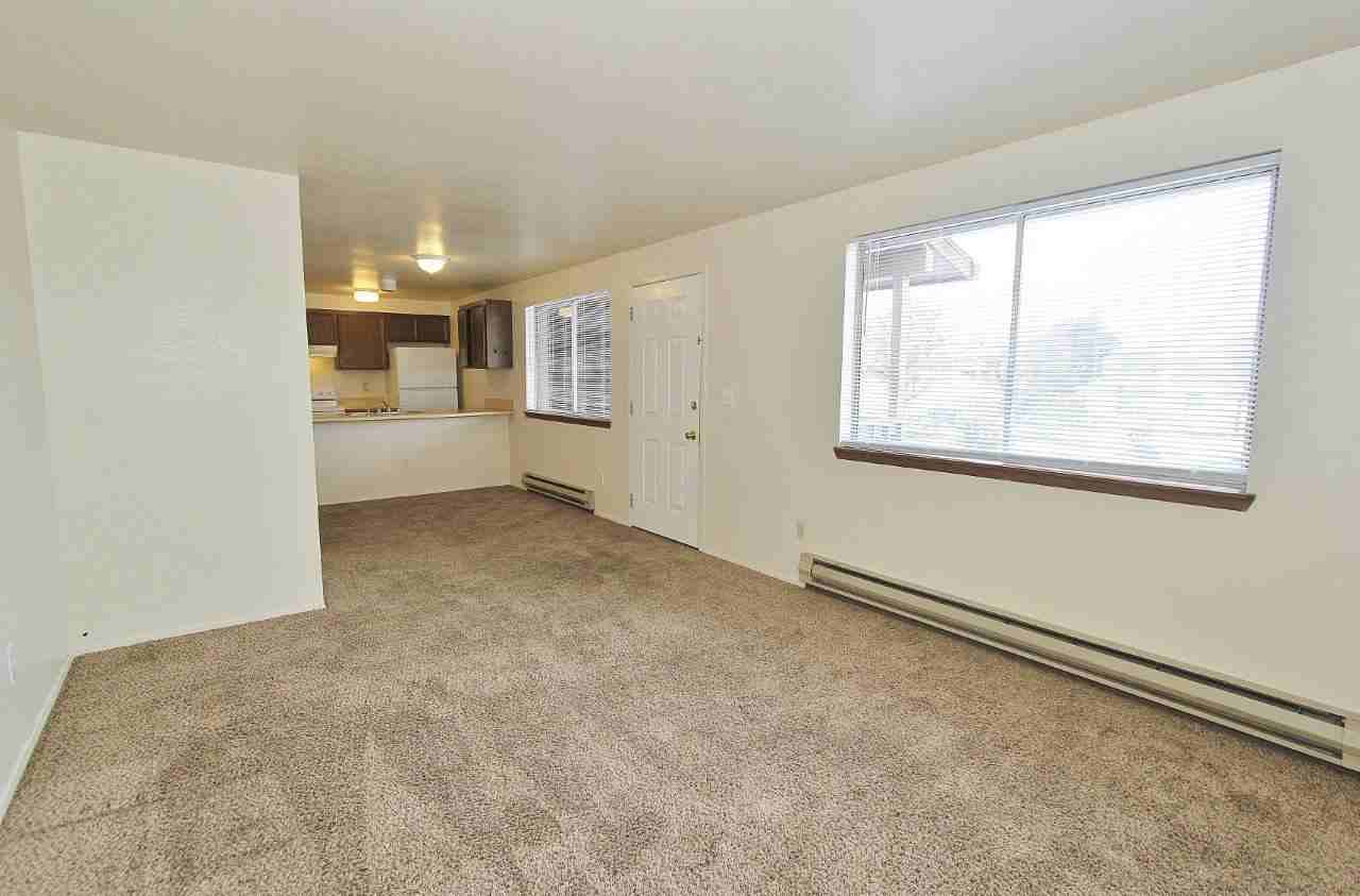 1576 W Sandalwood Dr - Photo 6 of 19