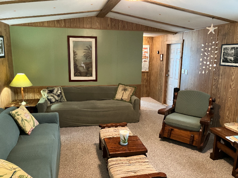 1228 Chokoloskee Dr - Photo 2 of 20