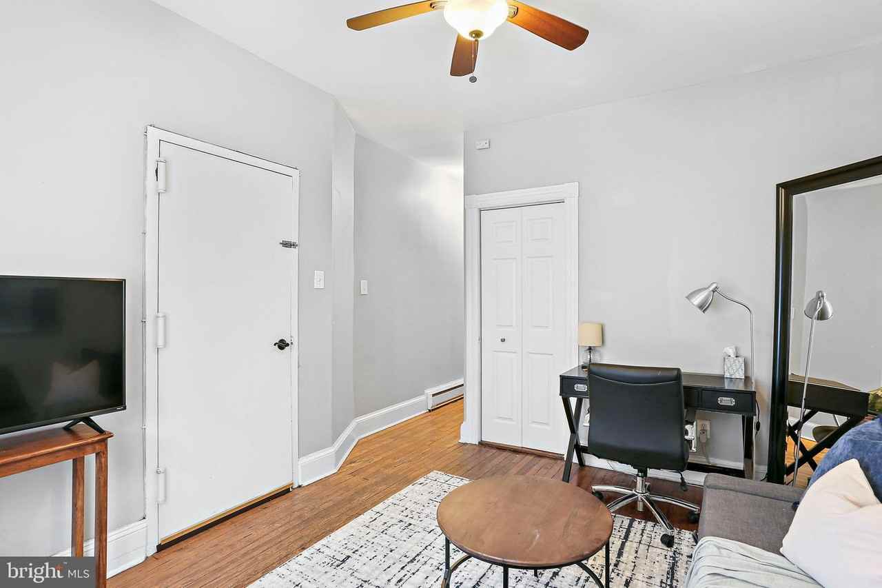 1211 33rd St Nw #1 - Photo 7 of 18