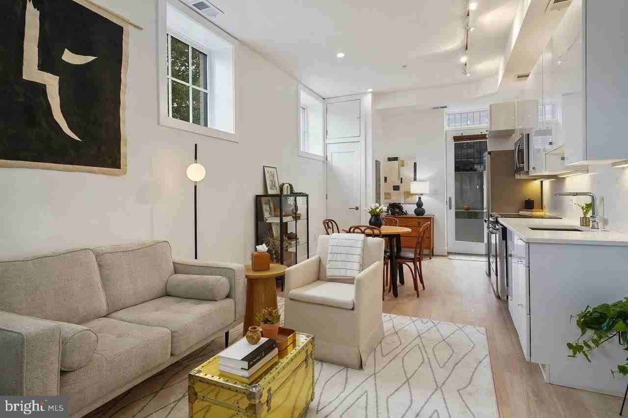 1211 G St Se Unit 1 - Photo 7 of 25