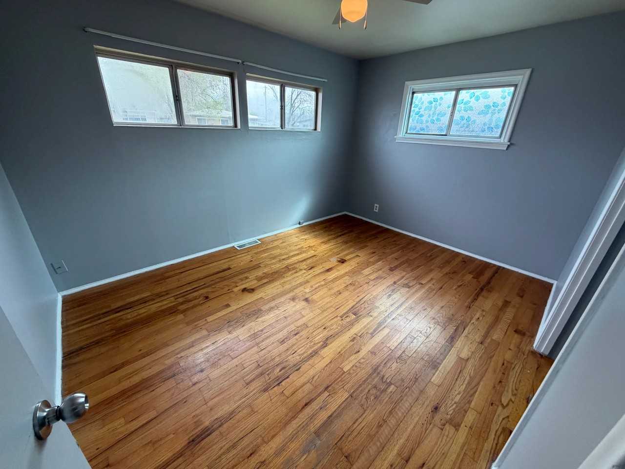 1110 E 11th N - Photo 6 of 19