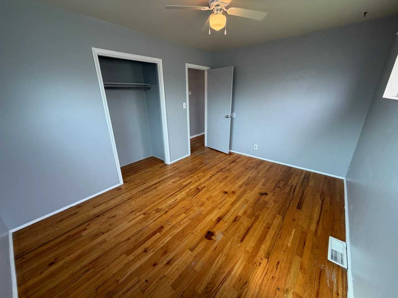 1110 E 11th N - Photo 7 of 19