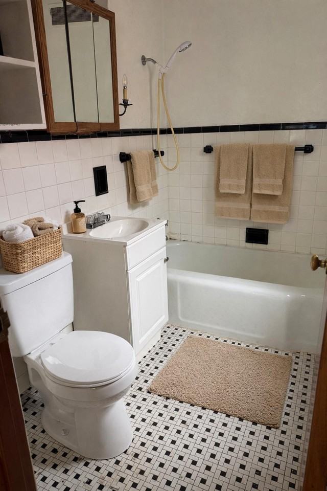 2404 Sunset Blvd #2 - Photo 4 of 12