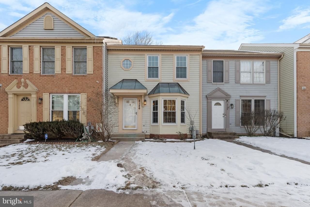 2126 Commissary Cir - Photo 2 of 34