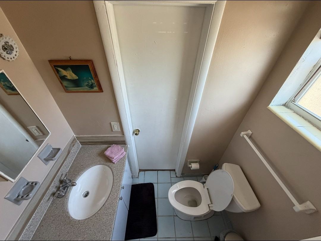 1041 Nw 196th Ter - Photo 4 of 10