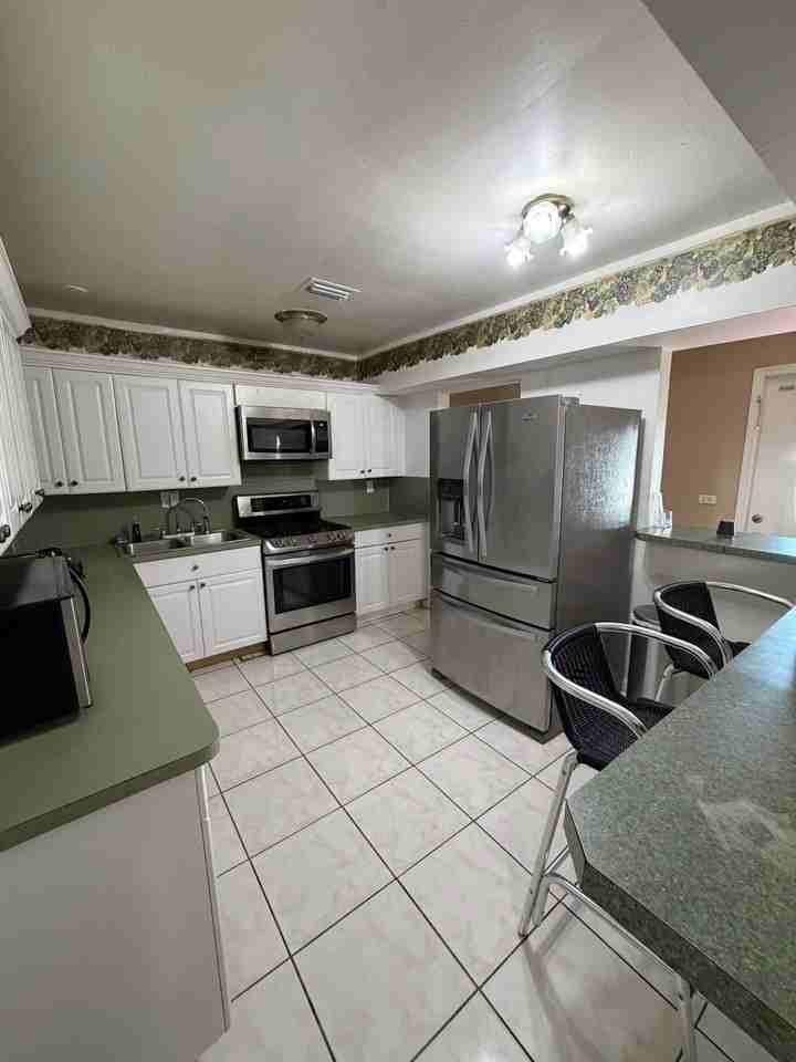 1041 Nw 196th Ter - Photo 5 of 10