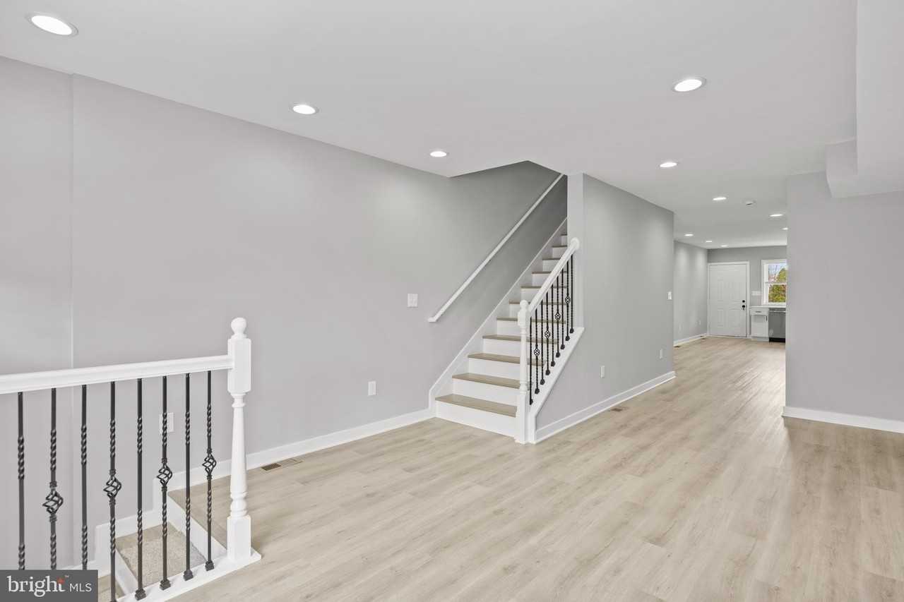 1709 N Wolfe St - Photo 7 of 48