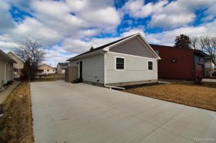 37752 Huron Pointe Dr - Photo 1 of 1