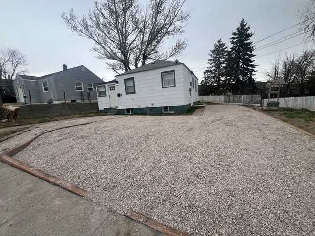 1311 Court Pl - Photo 3 of 16