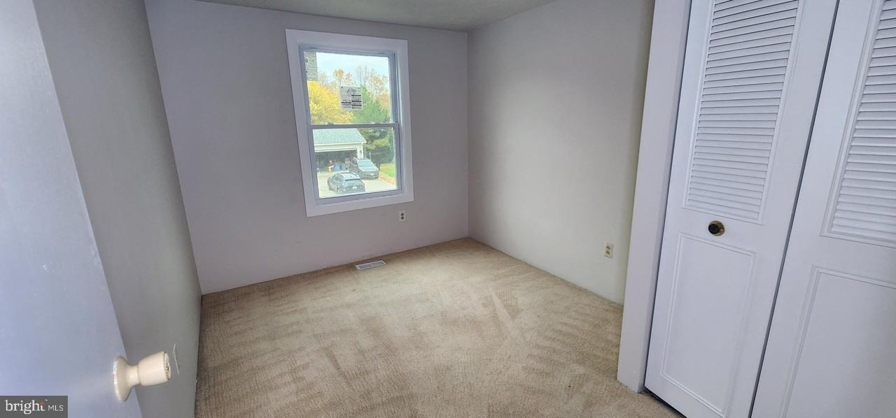 4 Big Stone Ct - Photo 5 of 21