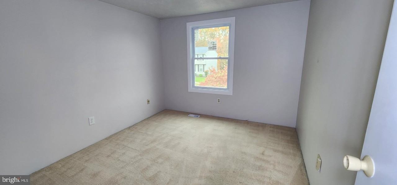 4 Big Stone Ct - Photo 6 of 21